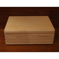 Skrzynia 40x30x13,5cm z deklem średnia BEZ UCHWYTÓW skrzynka 40x30x13,5cm , drewniana, zdjęcie poglądowe, dekiel  / NÓŻKI
